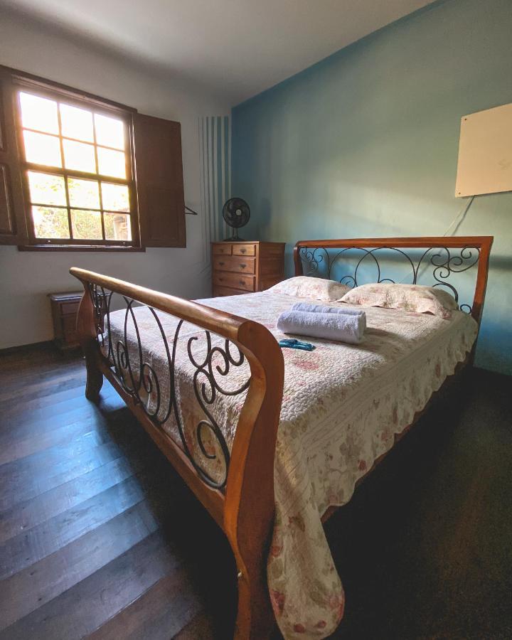 Em Tiradentes, Minas Gerais, Casa Tipica E Espacosa Em Terreno Arborizado Ngoại thất bức ảnh